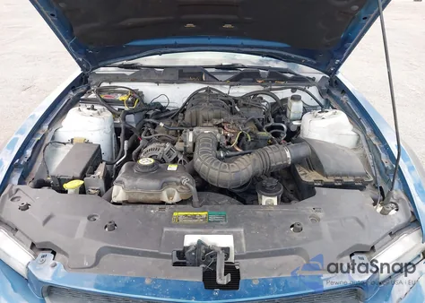 2010 Ford Mustang V6/V6 Premium из США, поврежденный, VIN 1ZVBP8EN1A5113481